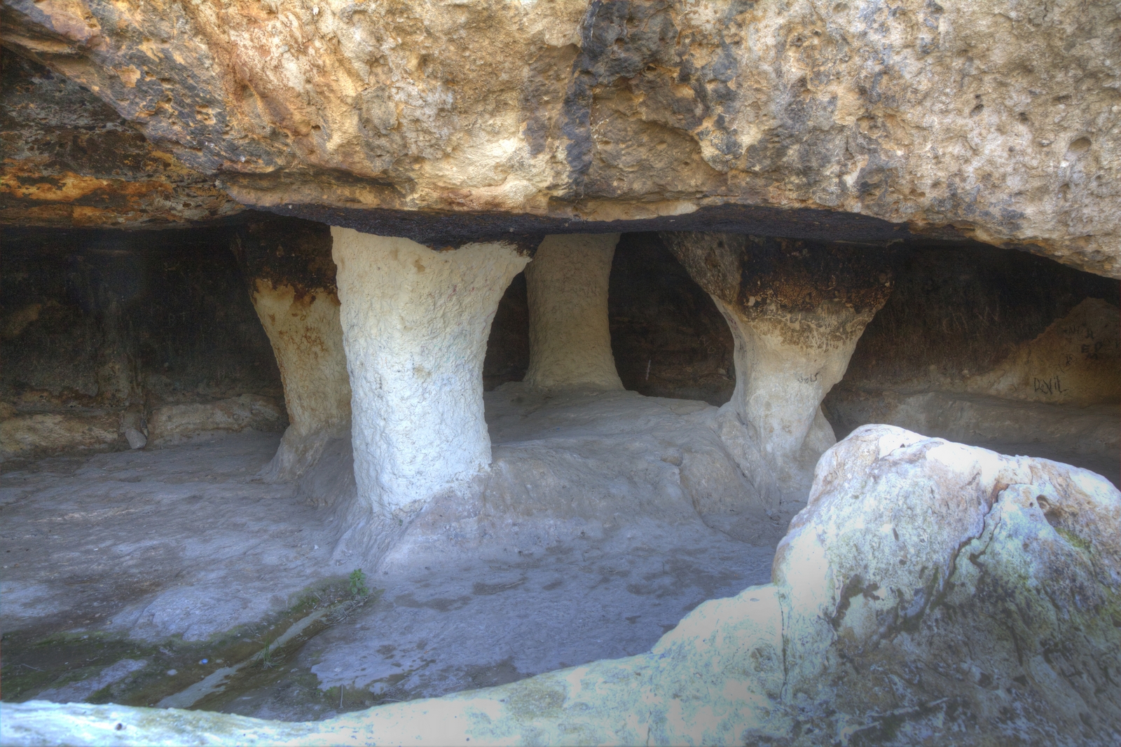 CHWAR STON CAVE